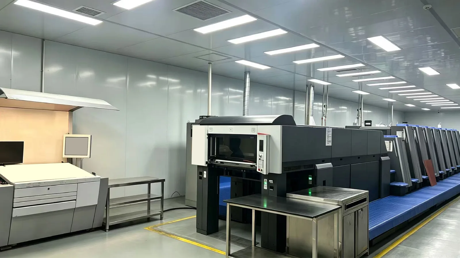Offset press hall at our own factory