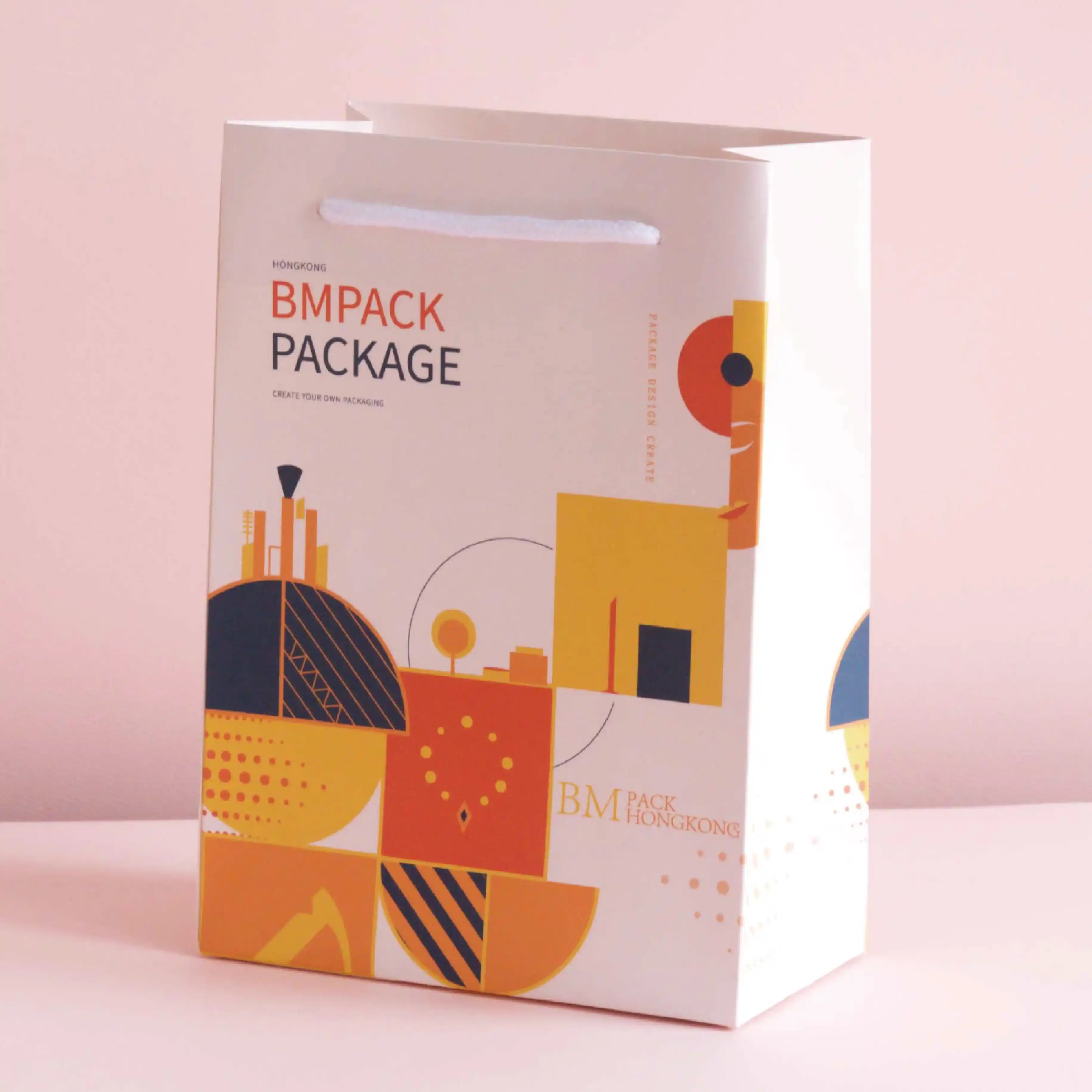 Illustrated rope-handle bag